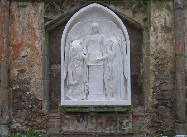 Steinergänzung an einer Figur