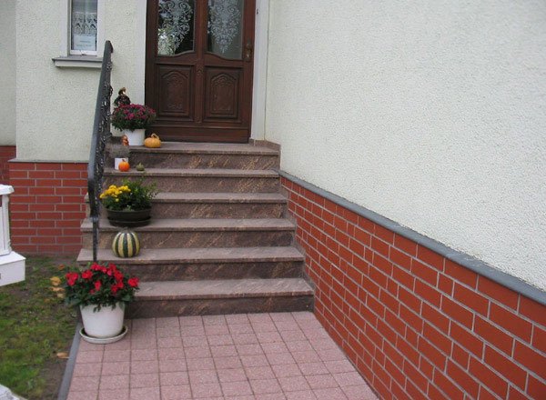 Innentreppe aus Naturstein